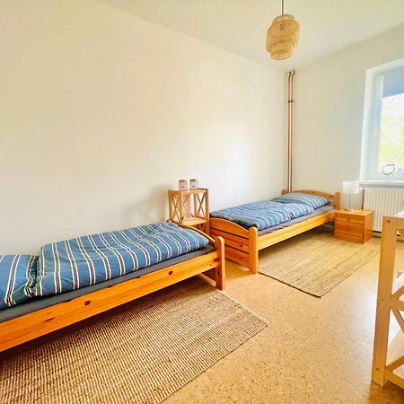 "Mts-Haus Zettemin" - 2 Familienfreundliche Ferienwohnungen In Mecklenburg מראה חיצוני תמונה