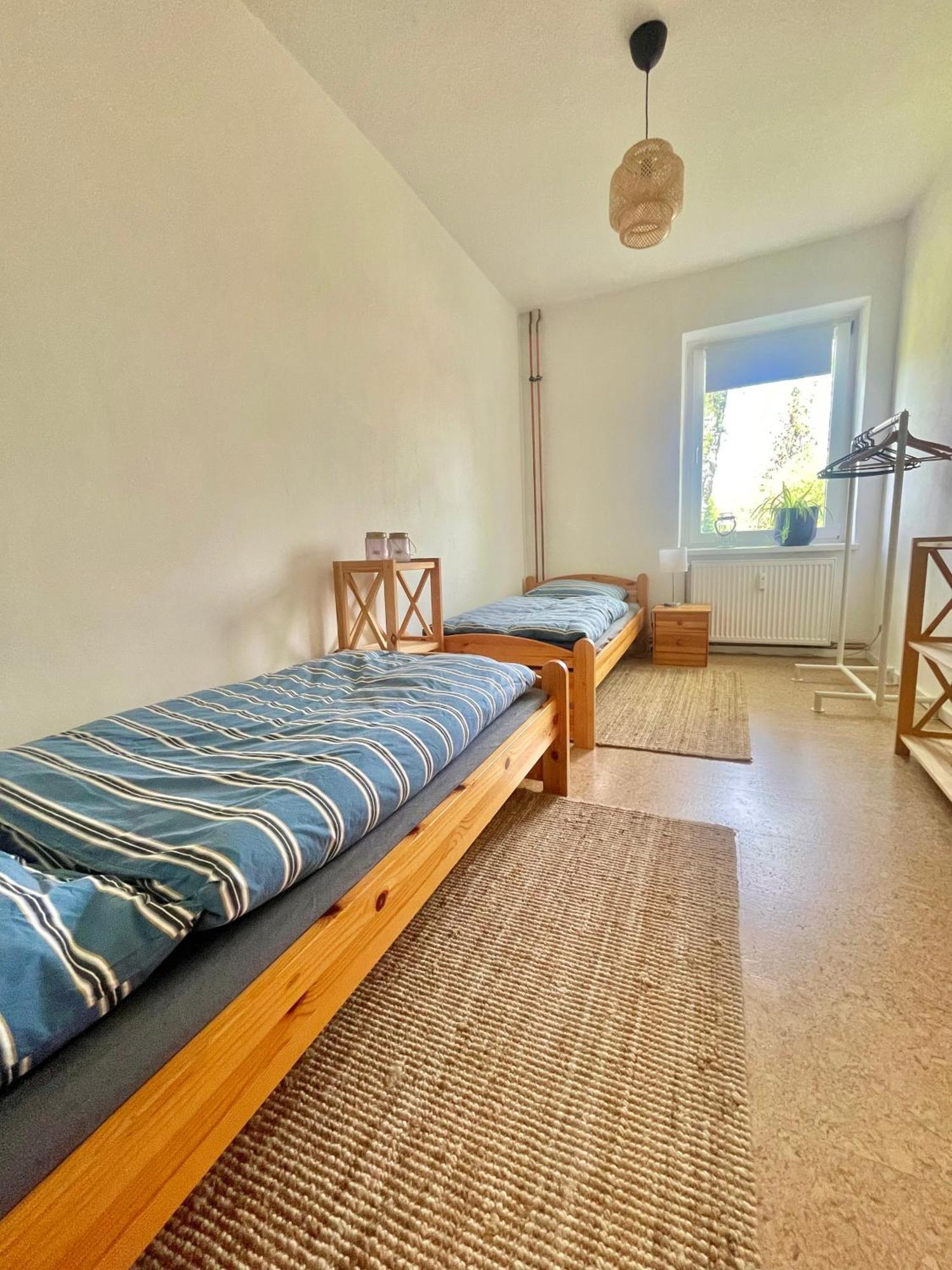 "Mts-Haus Zettemin" - 2 Familienfreundliche Ferienwohnungen In Mecklenburg מראה חיצוני תמונה